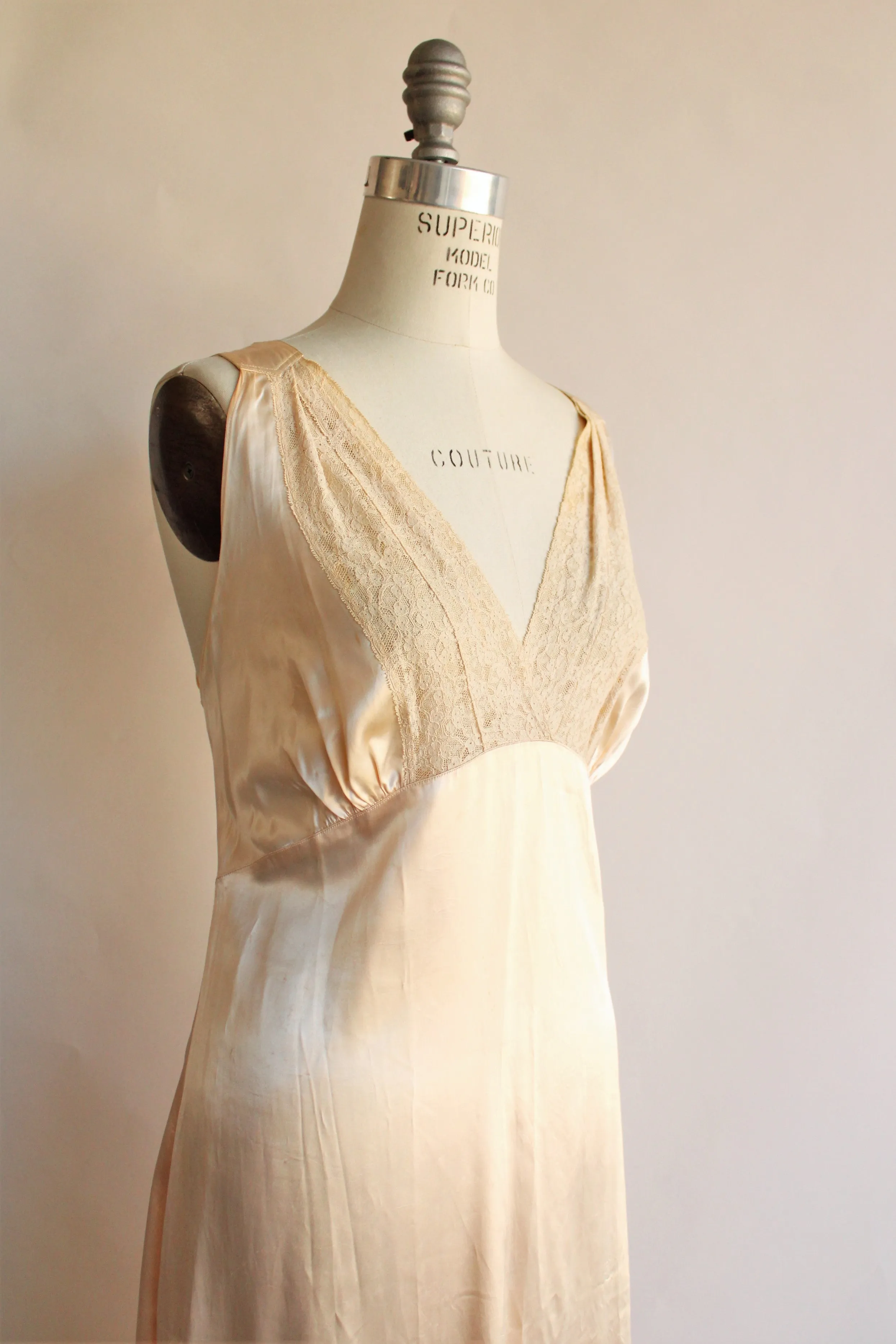 Vintage 1950s Peachy-Ivory Satin Nightgown