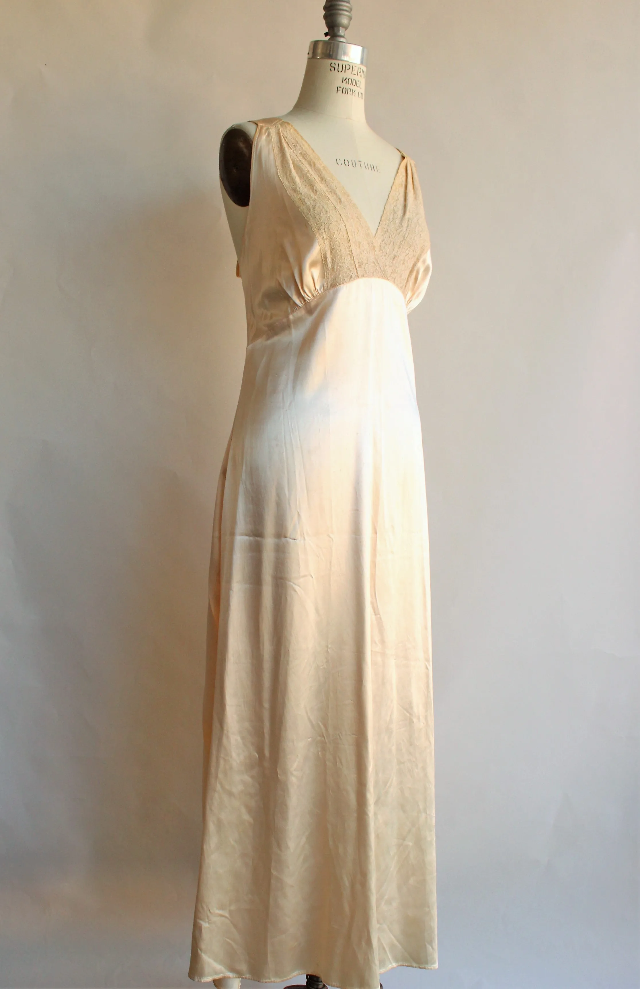 Vintage 1950s Peachy-Ivory Satin Nightgown