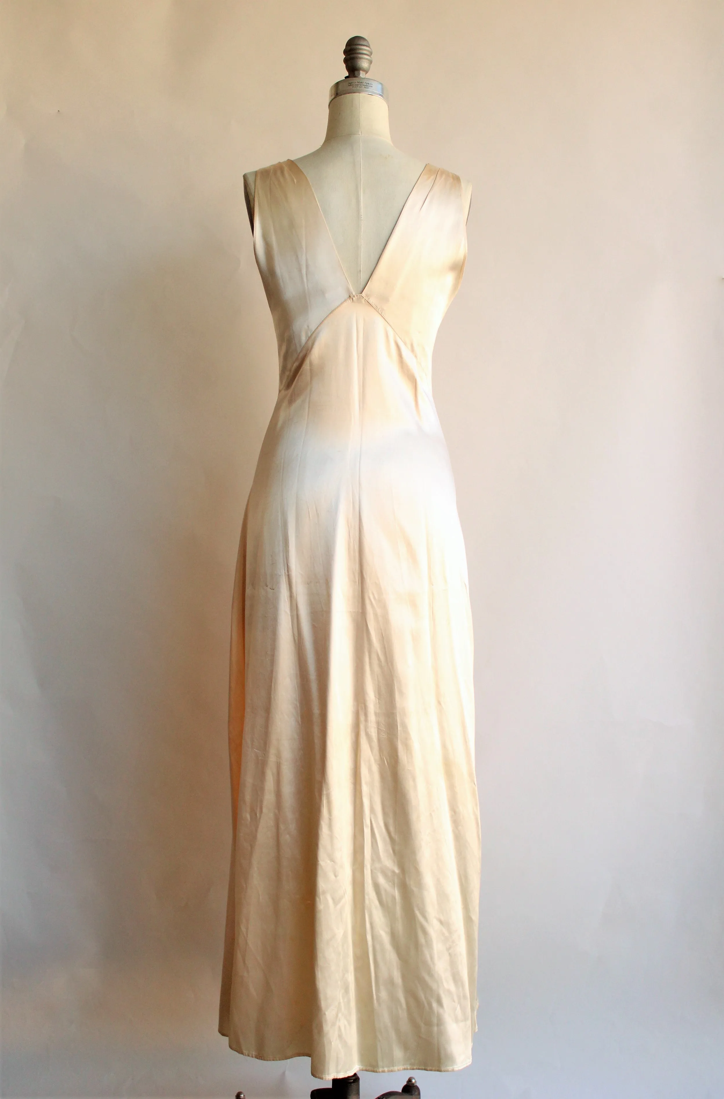 Vintage 1950s Peachy-Ivory Satin Nightgown